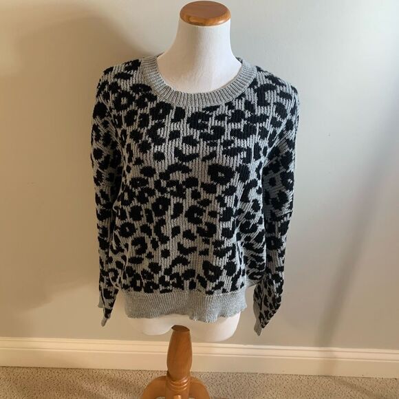 John + Jenn Gray Leopard Animal Print Sweater XL - NWT - Picture 2 of 6